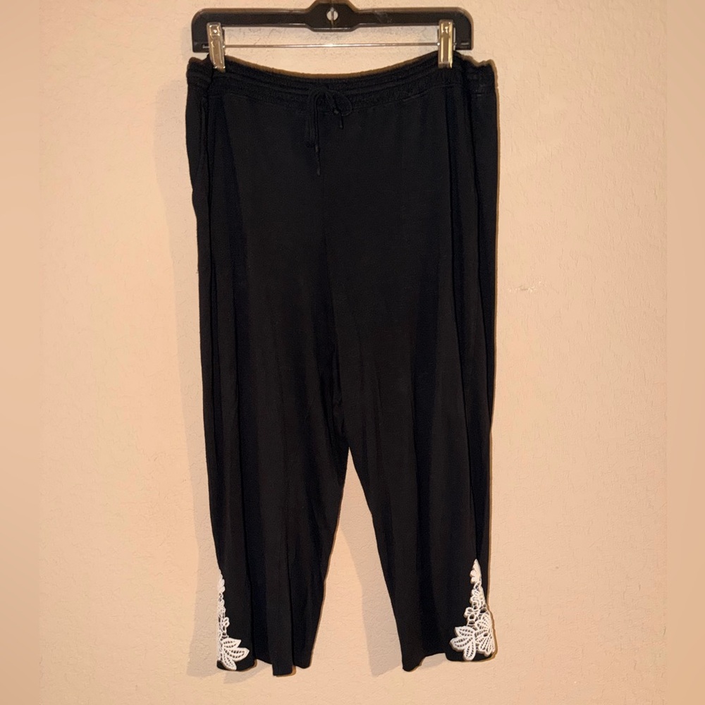 Soma Cool Nights Black & White Crochet Design On Each Legs Pajama Pants